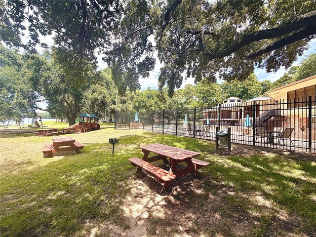 13934 Dolphin Drive, Willis, TX 77318