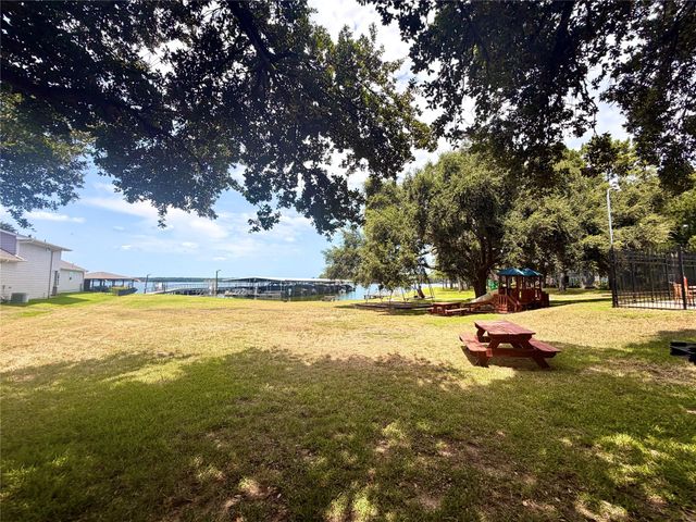 13934 Dolphin Drive, Willis, TX 77318