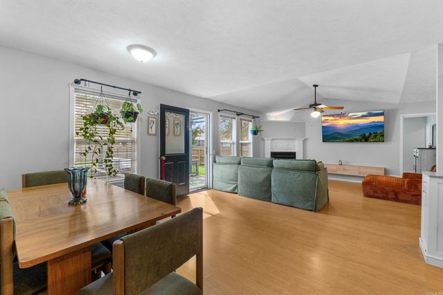 180 Contemporary Drive, Mountain Home, AR 72653