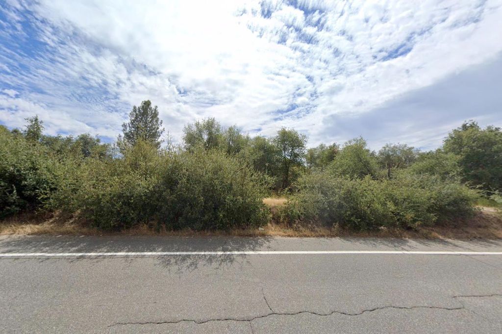 Image 2 of property listing at 55200 Rd 200, North Fork, CA 93643