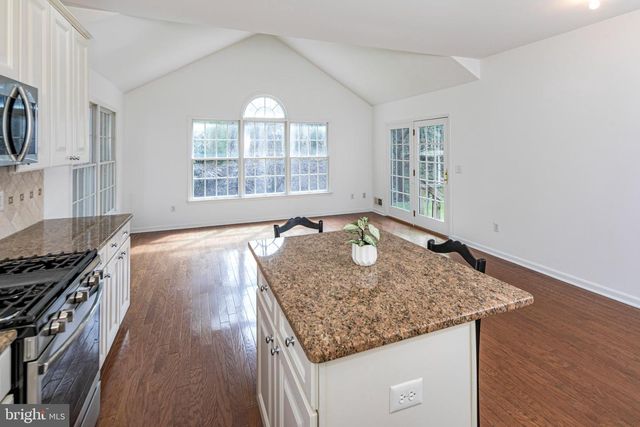 15 BETHPAGE DR, Skillman, NJ 08558