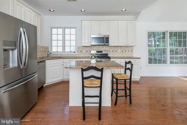 15 BETHPAGE DR, Skillman, NJ 08558