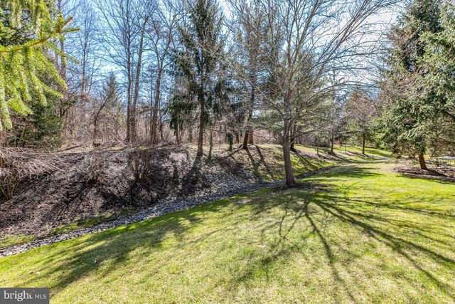 15 BETHPAGE DR, Skillman, NJ 08558