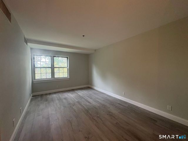 59 Courtland Avenue 2T, Stamford, CT 06902