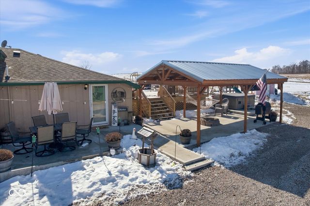 8527 S 500 W, Edinburgh, IN 46124