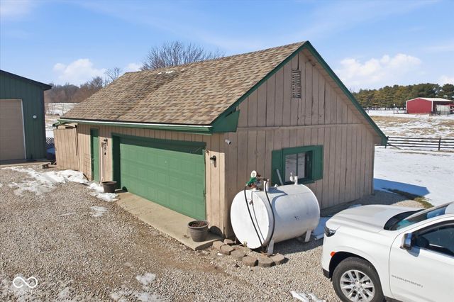 8527 S 500 W, Edinburgh, IN 46124