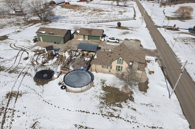 8527 S 500 W, Edinburgh, IN 46124