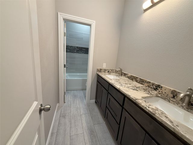 1007 legend Avenue, Bonham, TX 75418