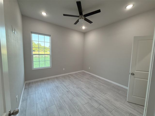 1007 legend Avenue, Bonham, TX 75418