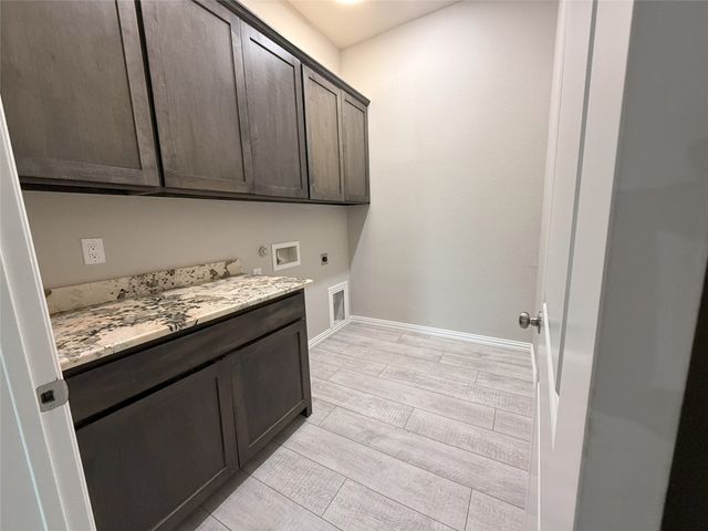 1007 legend Avenue, Bonham, TX 75418