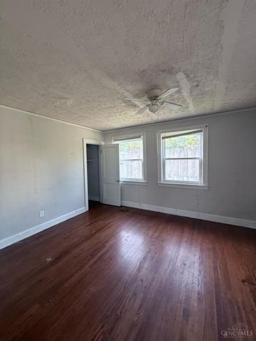 2438 Duck Creek Road, Cincinnati, OH 45212