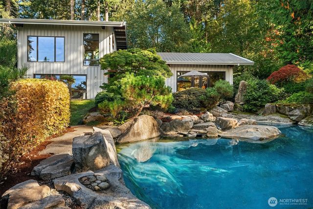 12423 SW 151st St, Vashon, WA 98070