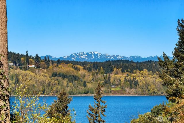 12423 SW 151st St, Vashon, WA 98070