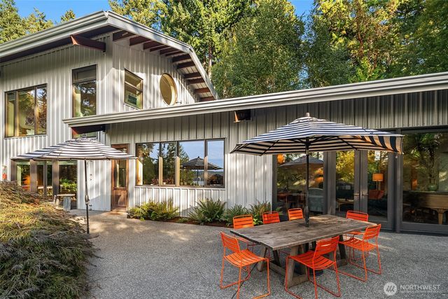 12423 SW 151st St, Vashon, WA 98070