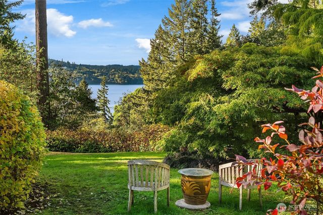 12423 SW 151st St, Vashon, WA 98070