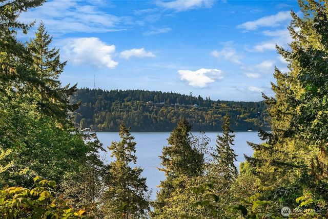 12423 SW 151st St, Vashon, WA 98070