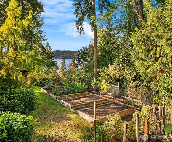 12423 SW 151st St, Vashon, WA 98070