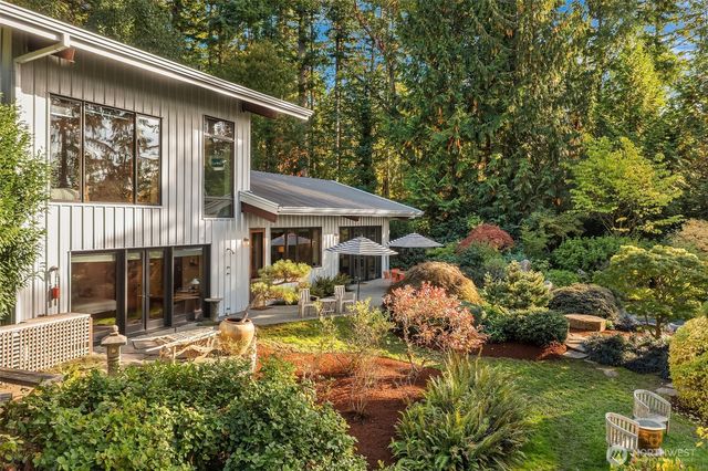 12423 SW 151st St, Vashon, WA 98070