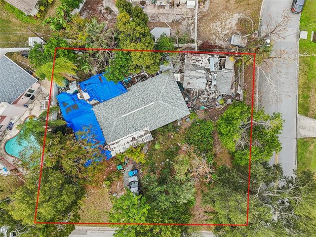 11071 VILLAGE GREEN AVENUE, Seminole, FL 33772