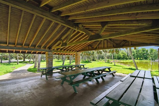 11071 VILLAGE GREEN AVENUE, Seminole, FL 33772