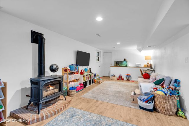 9 Kensington Drive, Howell, NJ 07731