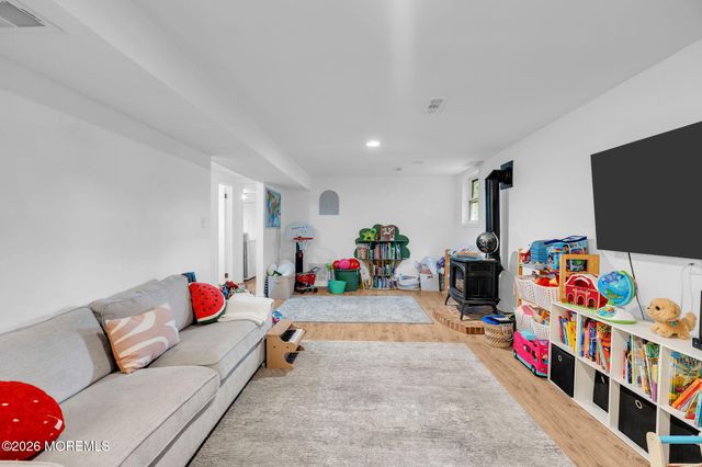 9 Kensington Drive, Howell, NJ 07731