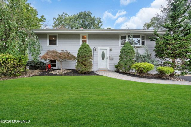 9 Kensington Drive, Howell, NJ 07731