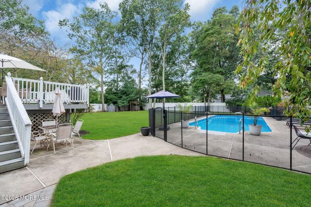 9 Kensington Drive, Howell, NJ 07731