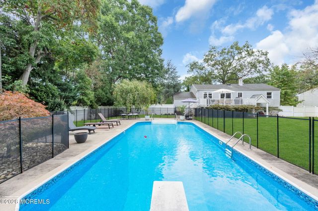 9 Kensington Drive, Howell, NJ 07731