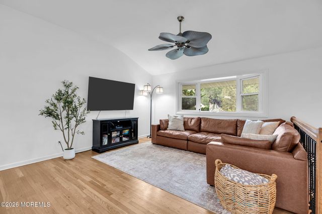 9 Kensington Drive, Howell, NJ 07731