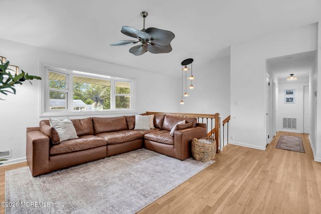 9 Kensington Drive, Howell, NJ 07731
