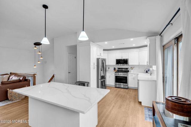 9 Kensington Drive, Howell, NJ 07731