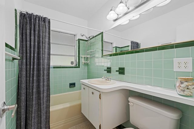 2175 NW 3rd Court, Boca Raton, FL 33431