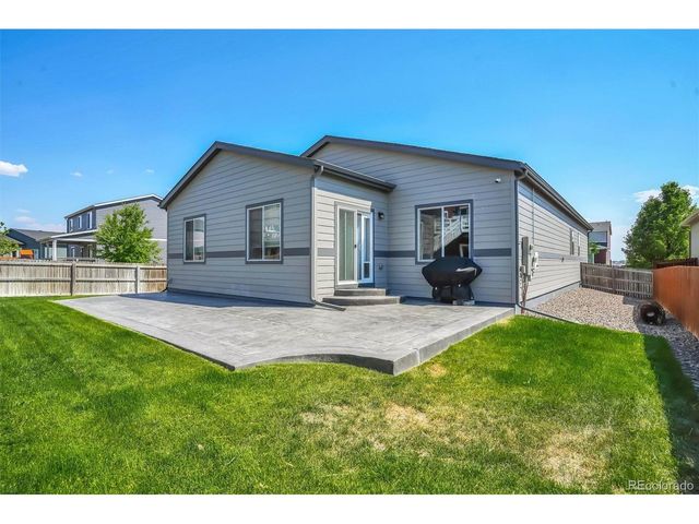 2303 Coyote Creek Dr, Fort Lupton, CO 80621