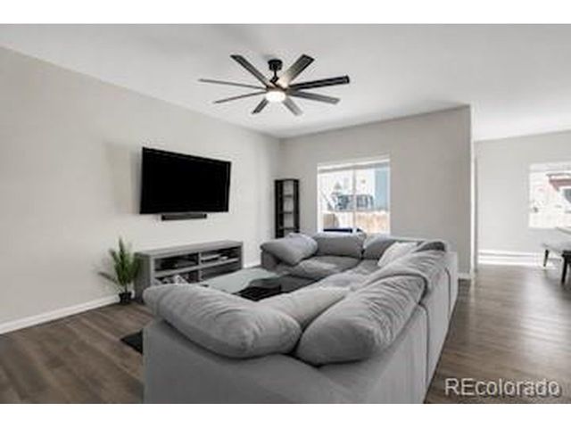 2303 Coyote Creek Dr, Fort Lupton, CO 80621