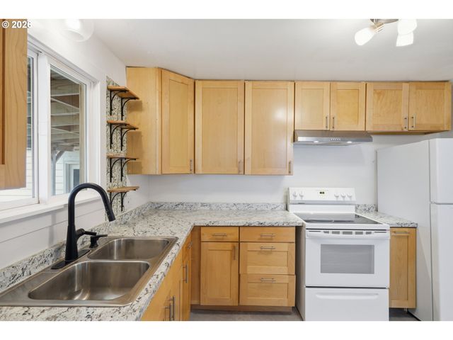 541 26TH Ave, Longview, WA 98632