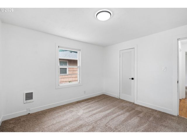 541 26TH Ave, Longview, WA 98632