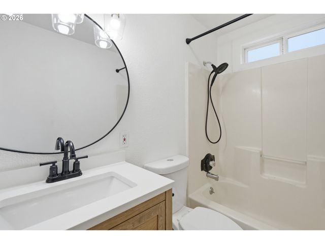 541 26TH Ave, Longview, WA 98632
