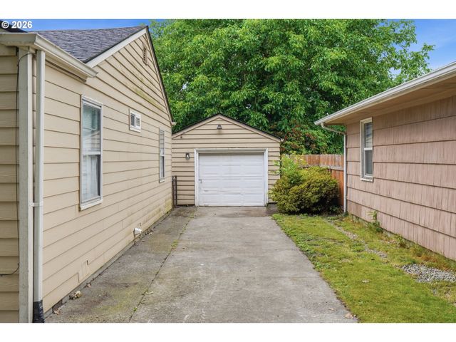 541 26TH Ave, Longview, WA 98632