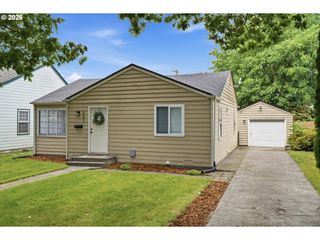 541 26TH Ave, Longview, WA 98632