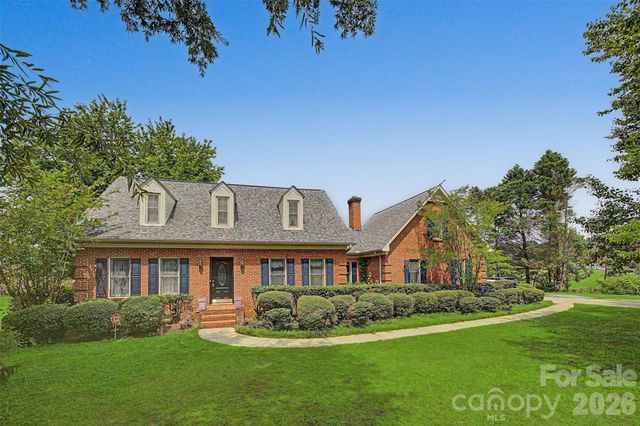 402 S Providence Road, Waxhaw, NC 28173
