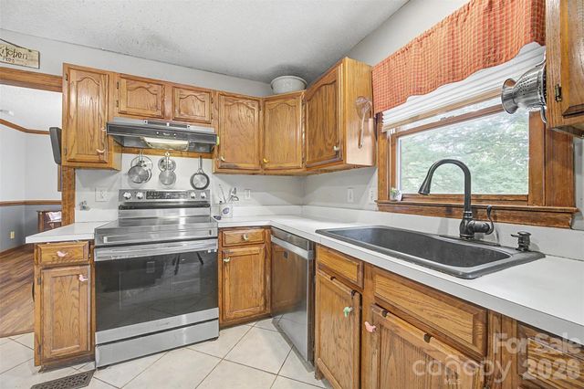402 S Providence Road, Waxhaw, NC 28173