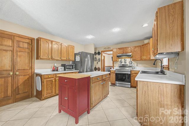 402 S Providence Road, Waxhaw, NC 28173