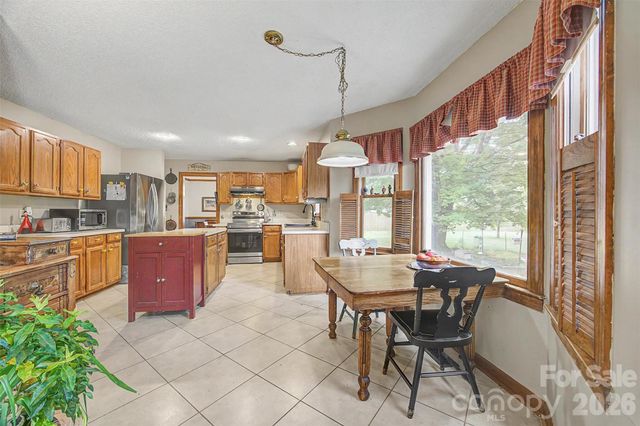 402 S Providence Road, Waxhaw, NC 28173