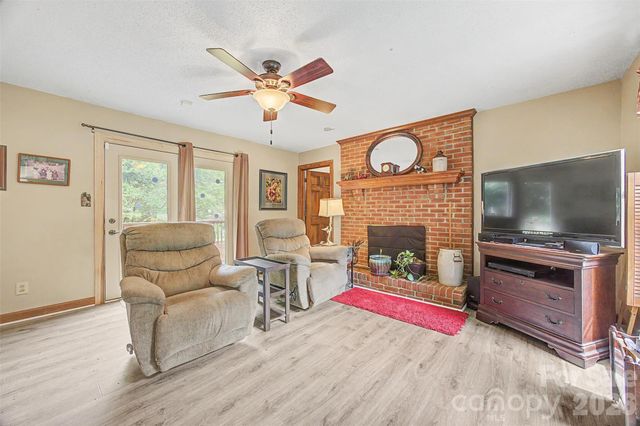 402 S Providence Road, Waxhaw, NC 28173