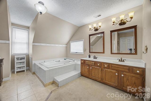 402 S Providence Road, Waxhaw, NC 28173