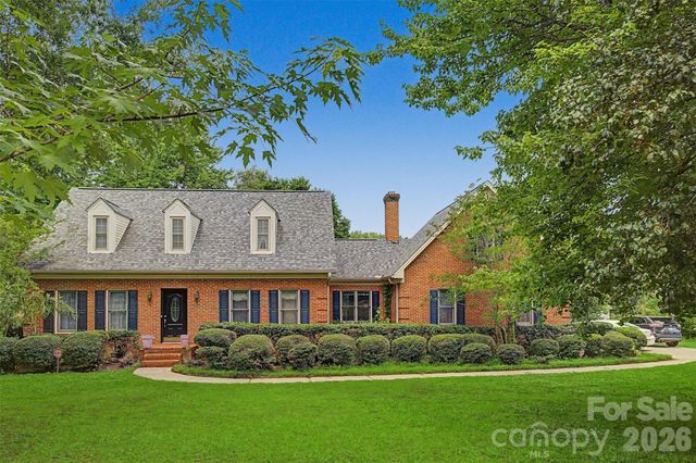 402 S Providence Road, Waxhaw, NC 28173