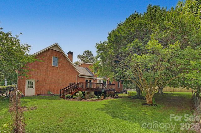 402 S Providence Road, Waxhaw, NC 28173