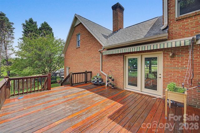 402 S Providence Road, Waxhaw, NC 28173