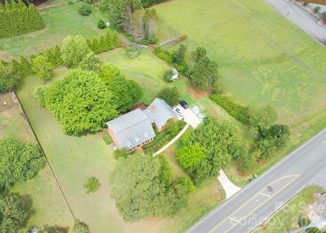 402 S Providence Road, Waxhaw, NC 28173